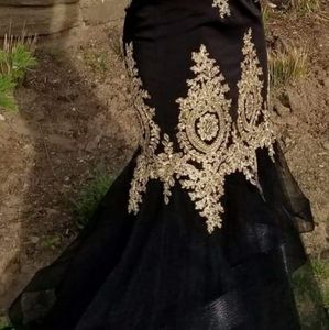 Stunning prom dress.